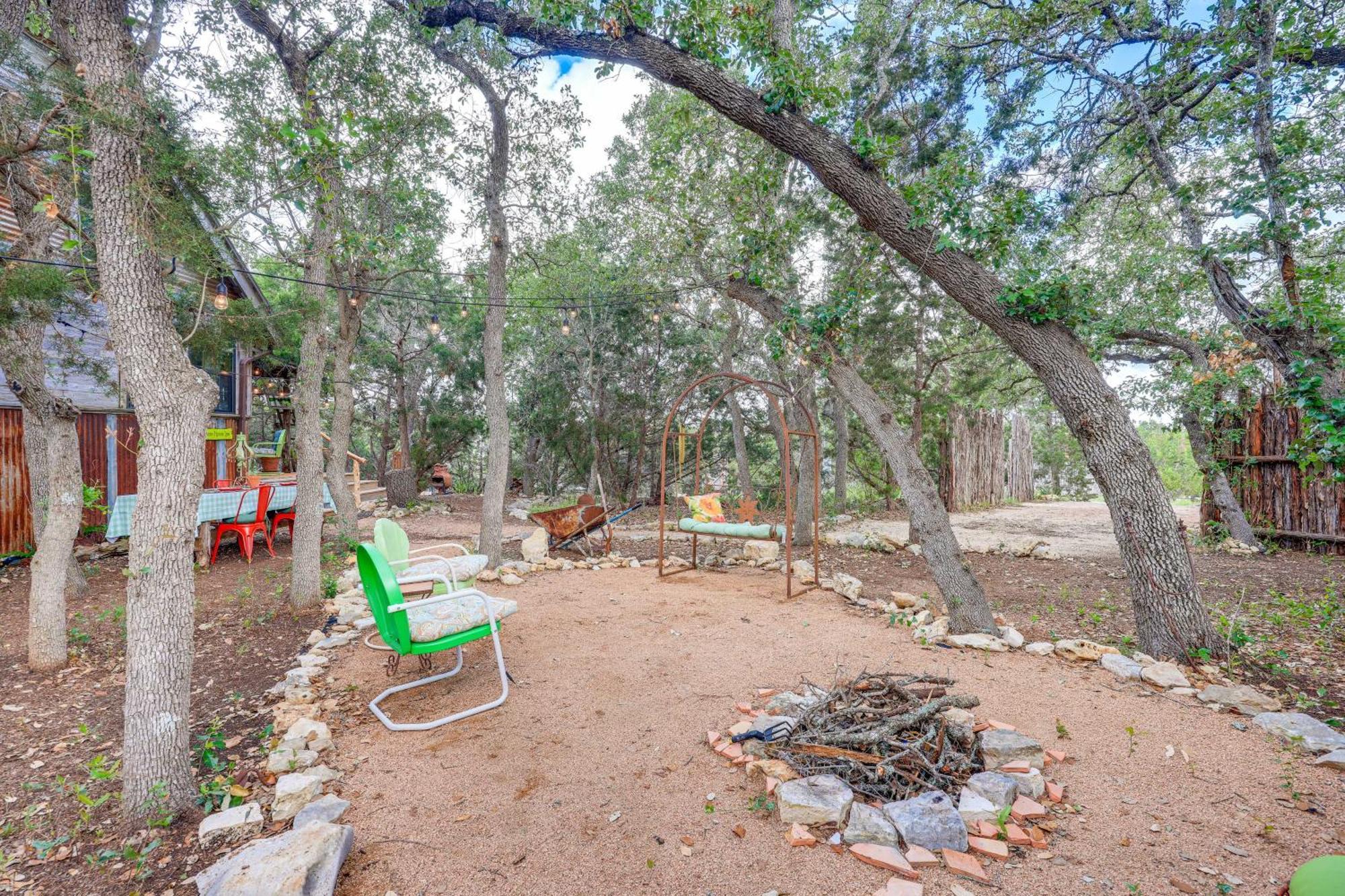 Pet-Friendly Wimberley Cabin With Fire Pit And Hot Tub Exteriér fotografie