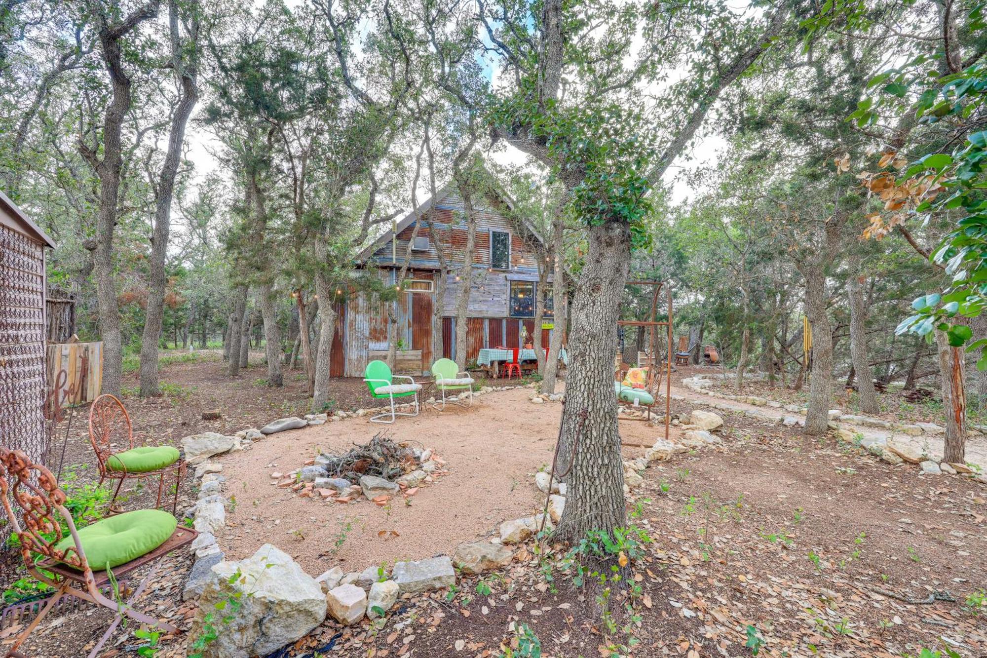 Pet-Friendly Wimberley Cabin With Fire Pit And Hot Tub Exteriér fotografie